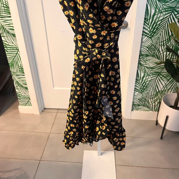 WeWoreWhat Women's Black Yellow Puff Sleeve Floral Wrap Mini Dress Size Medium - Picture 7 of 15